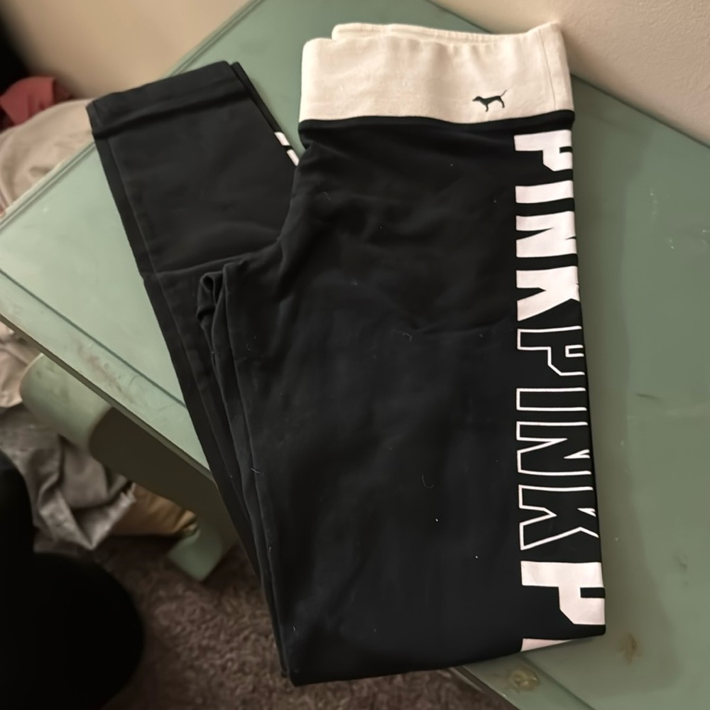 Victoria’s Secret PINK Yoga Pants
Size Medium